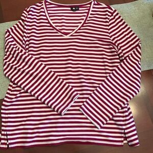 New Directions Red & White Striped long sleeve v-veck tunic top